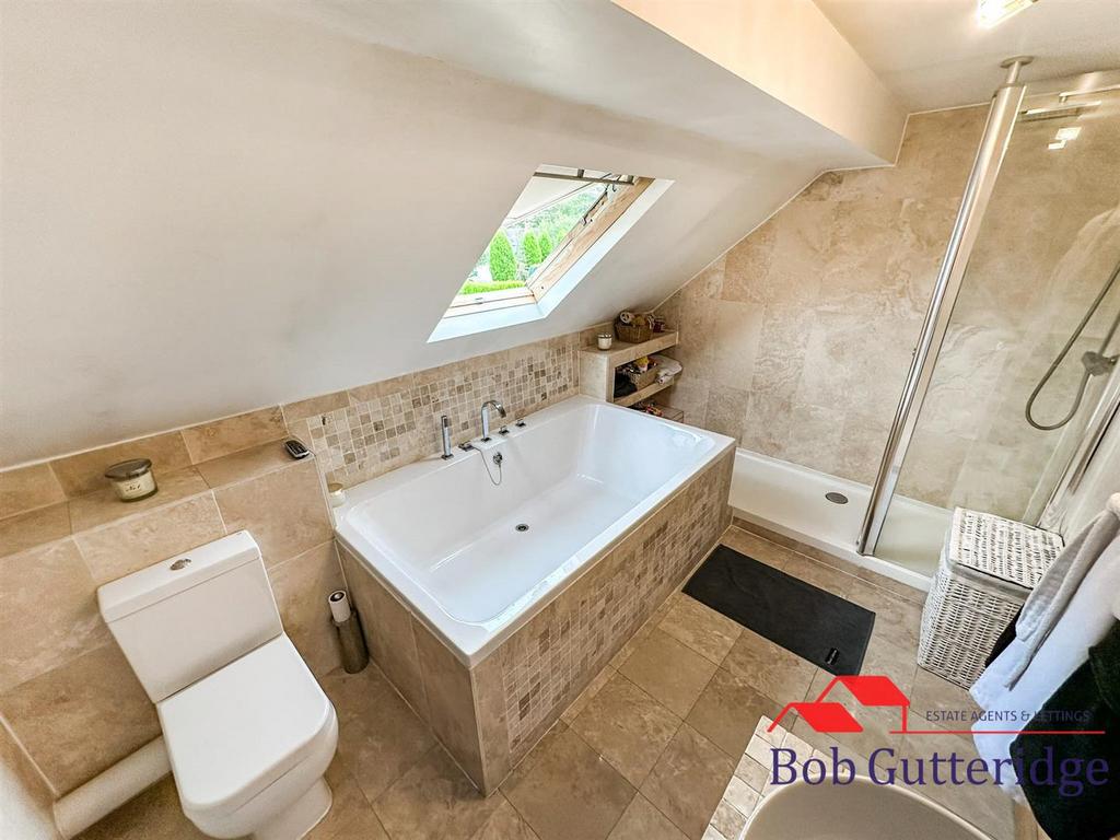 Luxury four piece en suite bathroom