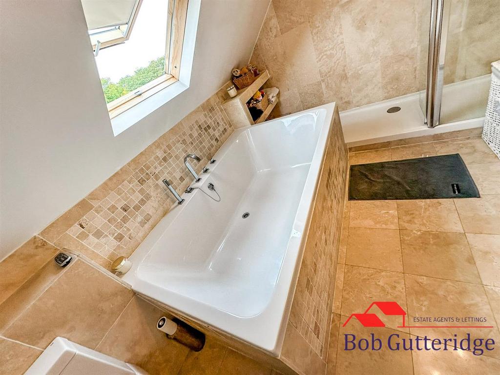 Luxury four piece en suite bathroom