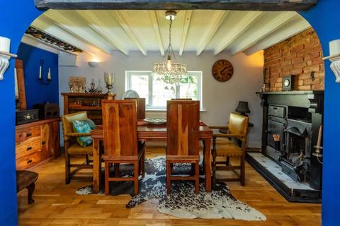 2 bedroom cottage for sale, High Street, Leadenham, Lincoln