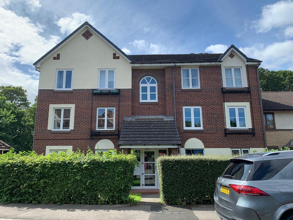 Hazeldene Court, North Shields 2 bed flat £800 pcm (£185 pw)