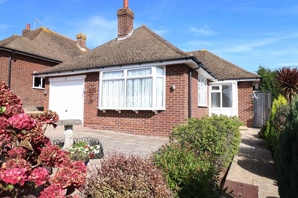 Broad View, BexhillonSea, TN39 2 bed bungalow for sale £425,000