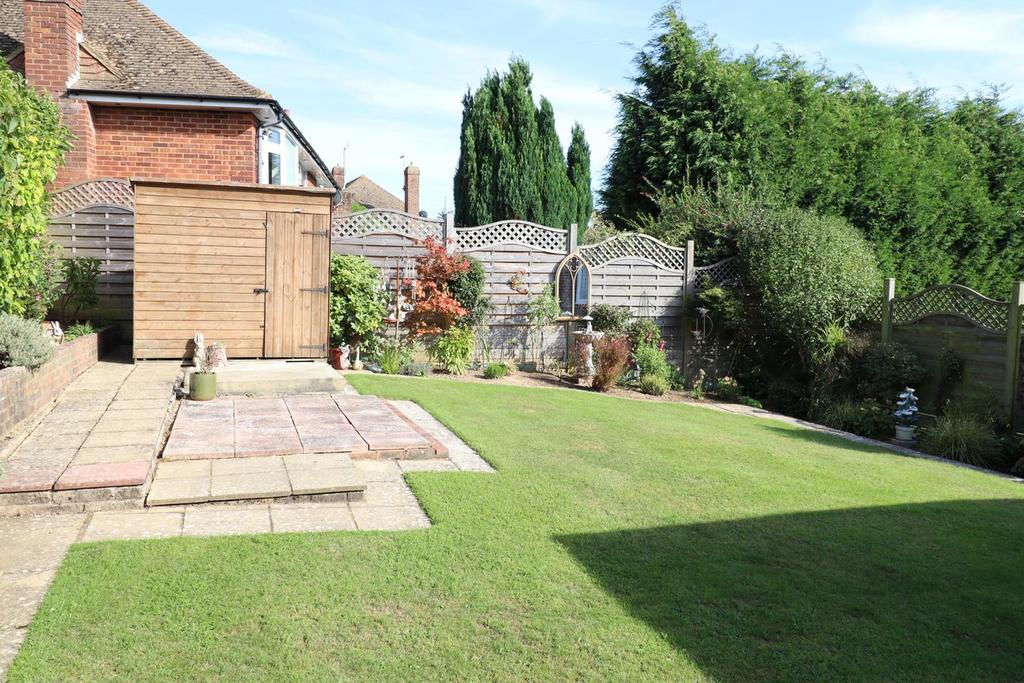 Broad View, BexhillonSea, TN39 2 bed bungalow for sale £399,950