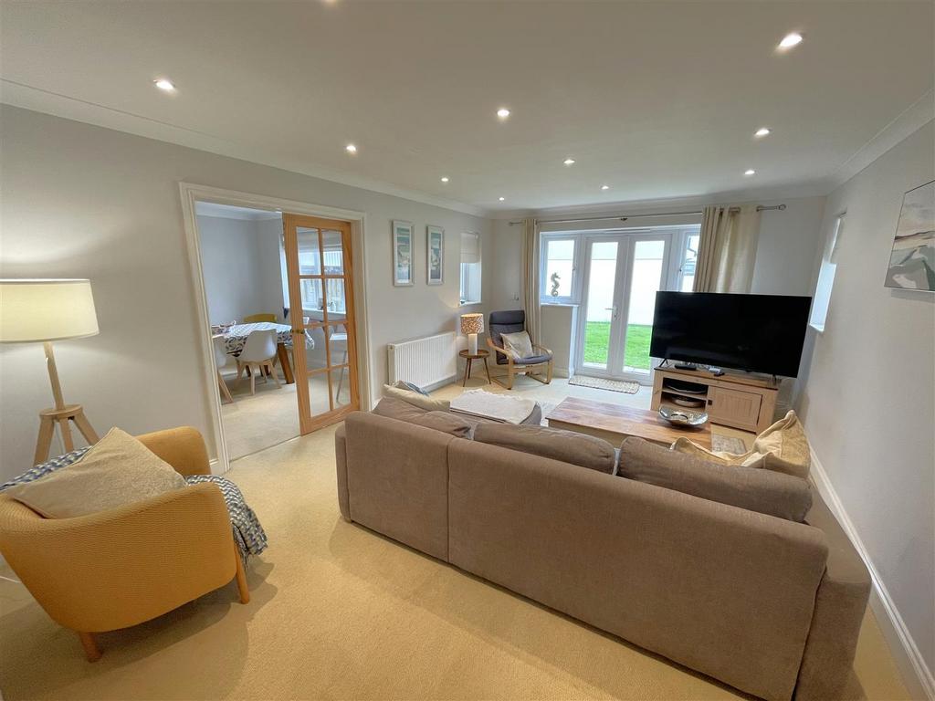Sitting room 2.JPG
