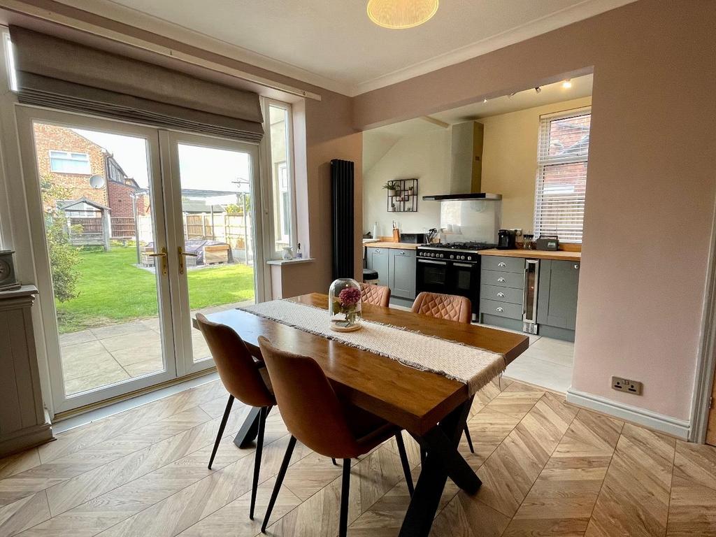 Kitchen/dining area