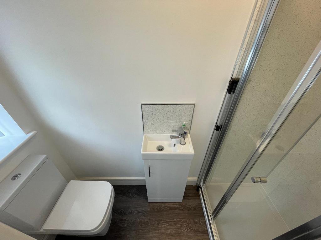Ground floor shower room/w.c.