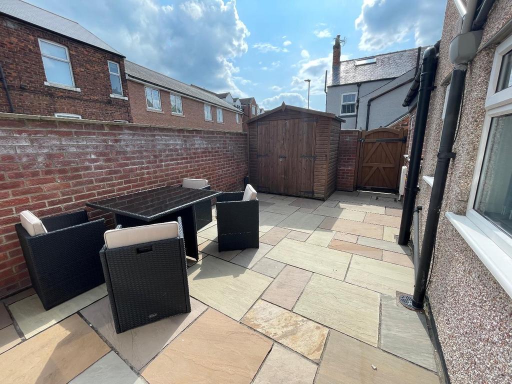 Rear courtyard