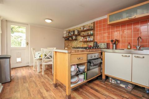 3 bedroom semi-detached house for sale, Beech Avenue, Brentwood