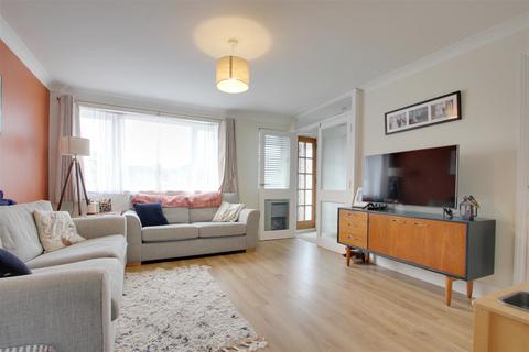 3 bedroom semi-detached house for sale - Vancouver Road, Worthing