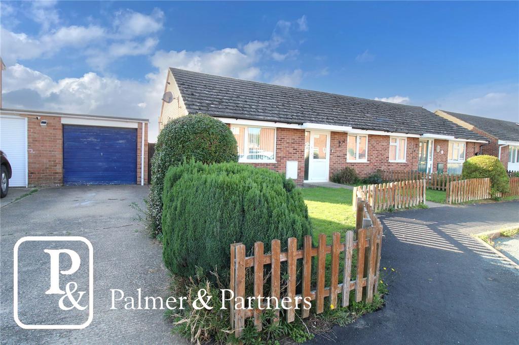 Lime Tree Avenue, Leiston, Suffolk, IP16 2 bed bungalow for sale £215,000