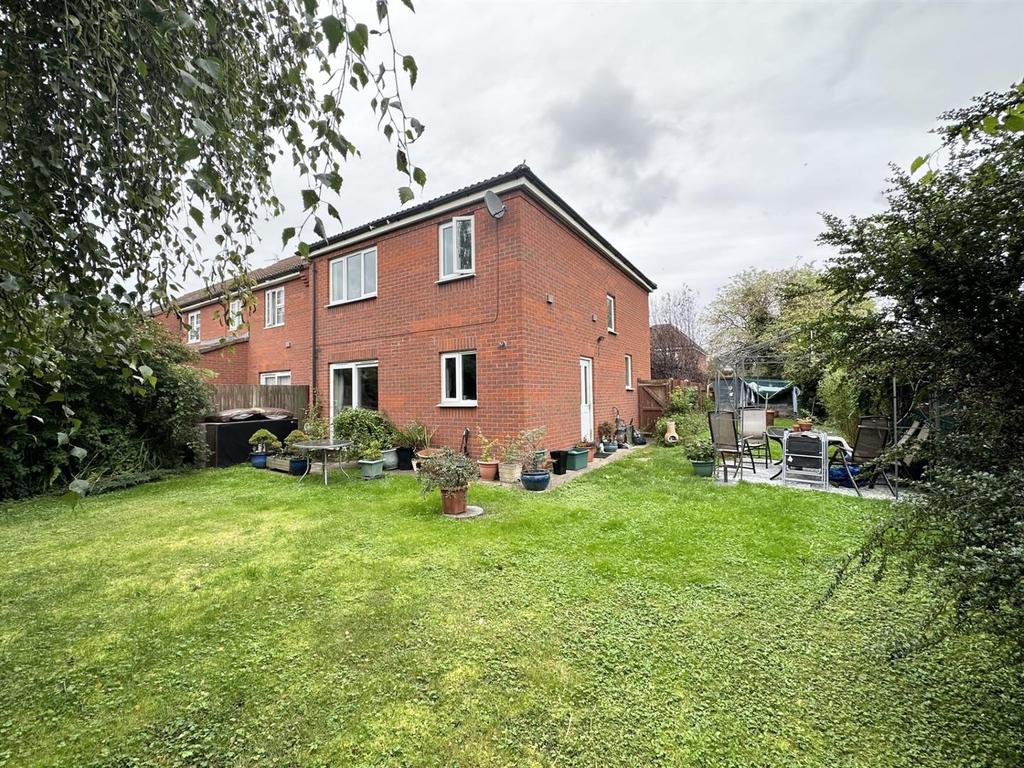 Windfall Way, Elmbridge, Gloucester 3 bed detached house for sale £