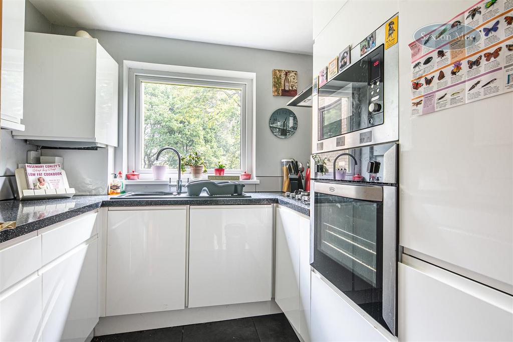 Castlewood Drive, Sandygate, S10 2 bed apartment for sale £190,000