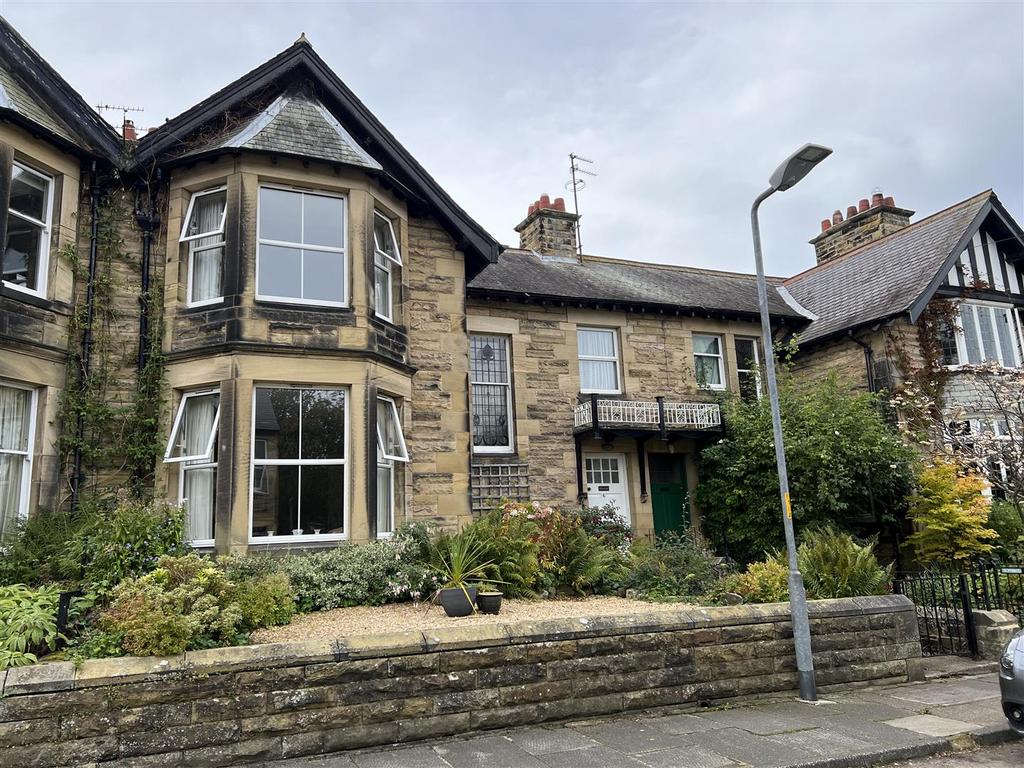 Stott Street, Alnwick 4 bed terraced house to rent £1,300 pcm (£300 pw)
