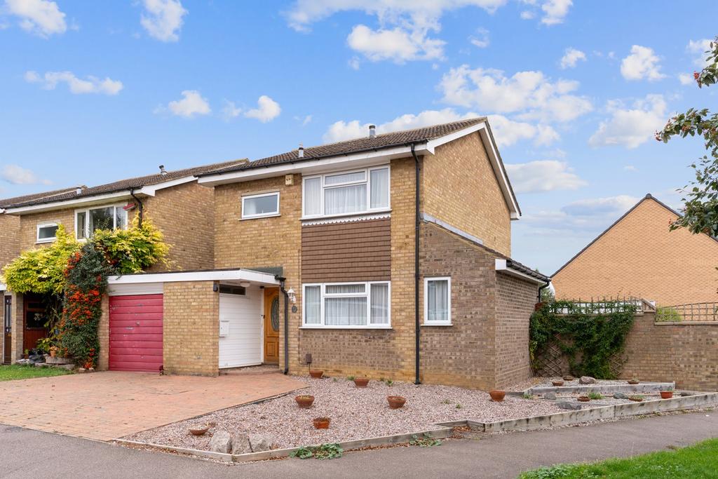 Flexmore Way, Langford, Biggleswade, SG18 3 bed link detached house for