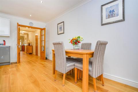 99 Brigg Road, Messingham, Scunthorpe, DN17 3QX