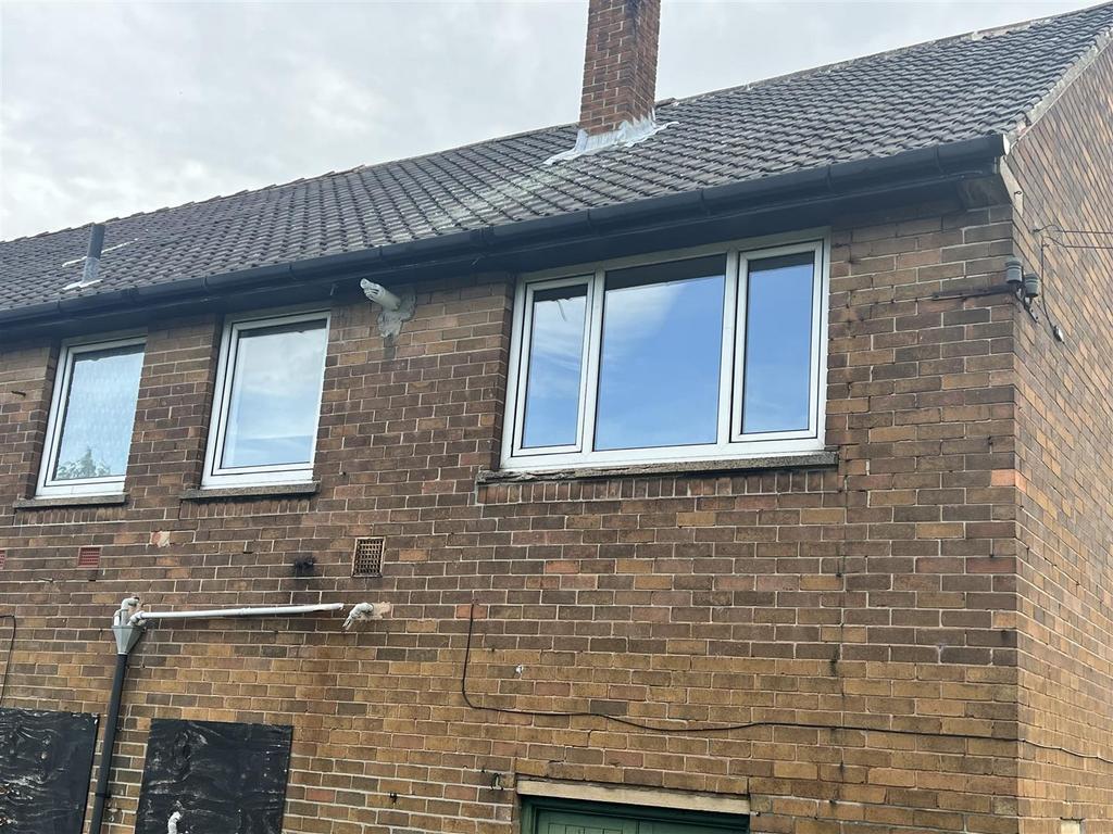 Mansfield Road, Athersley North, Barnsley 2 bed apartment for sale £
