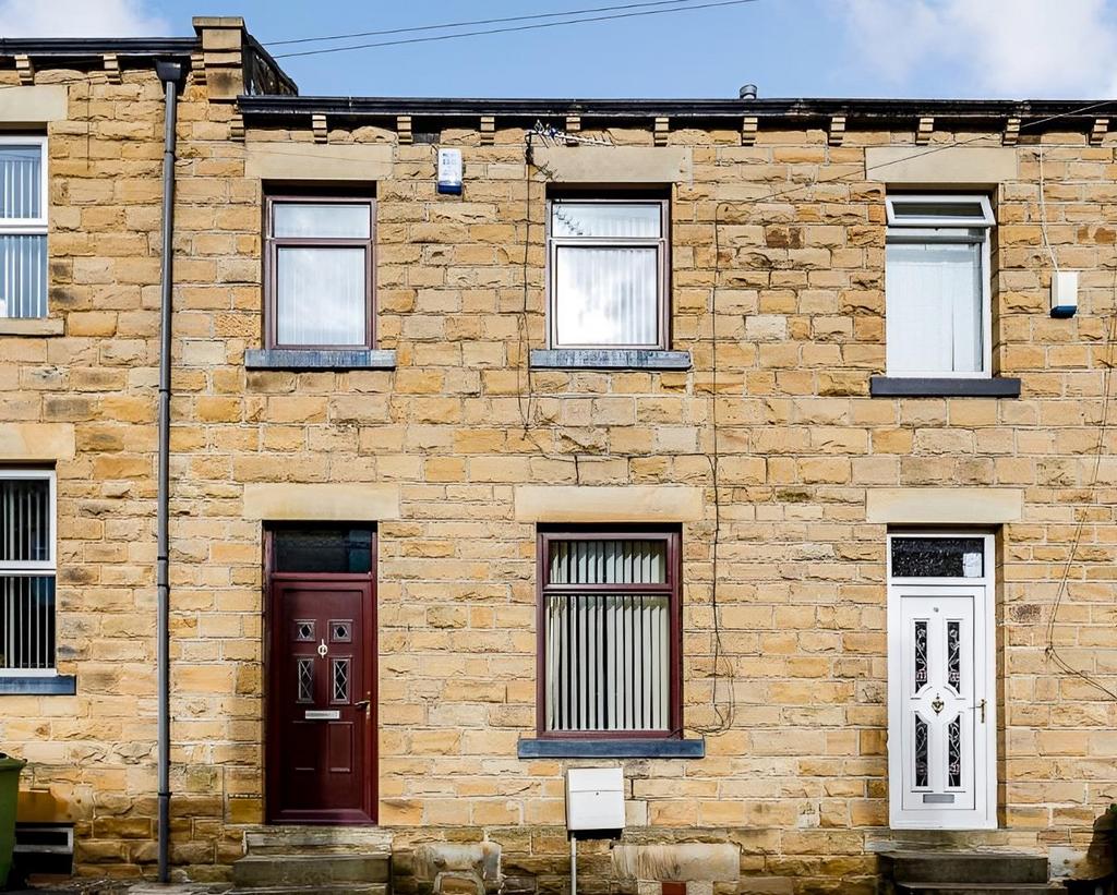 Maxwell Avenue, Batley 2 bed terraced house for sale £110,000