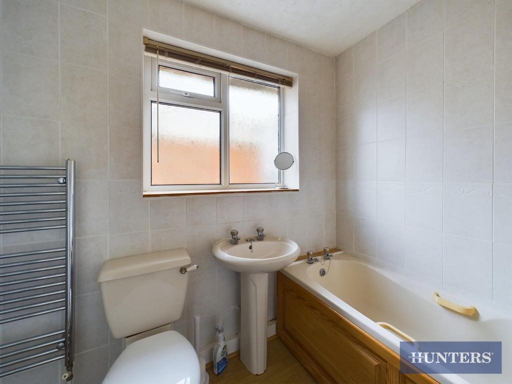 Bathroom 1.jpg