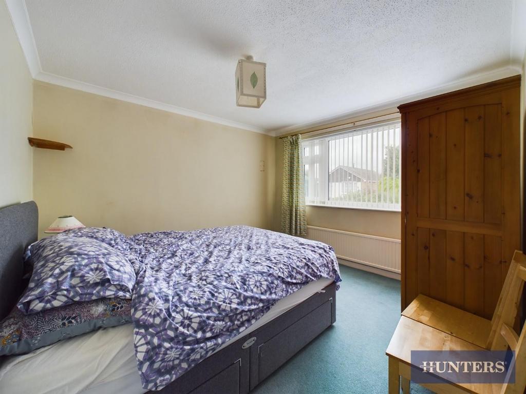 Bed 1.jpg