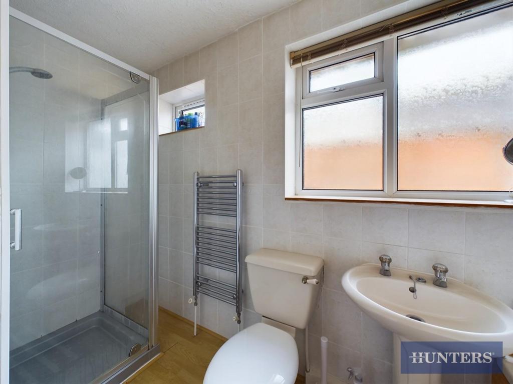 Bathroom 2.jpg
