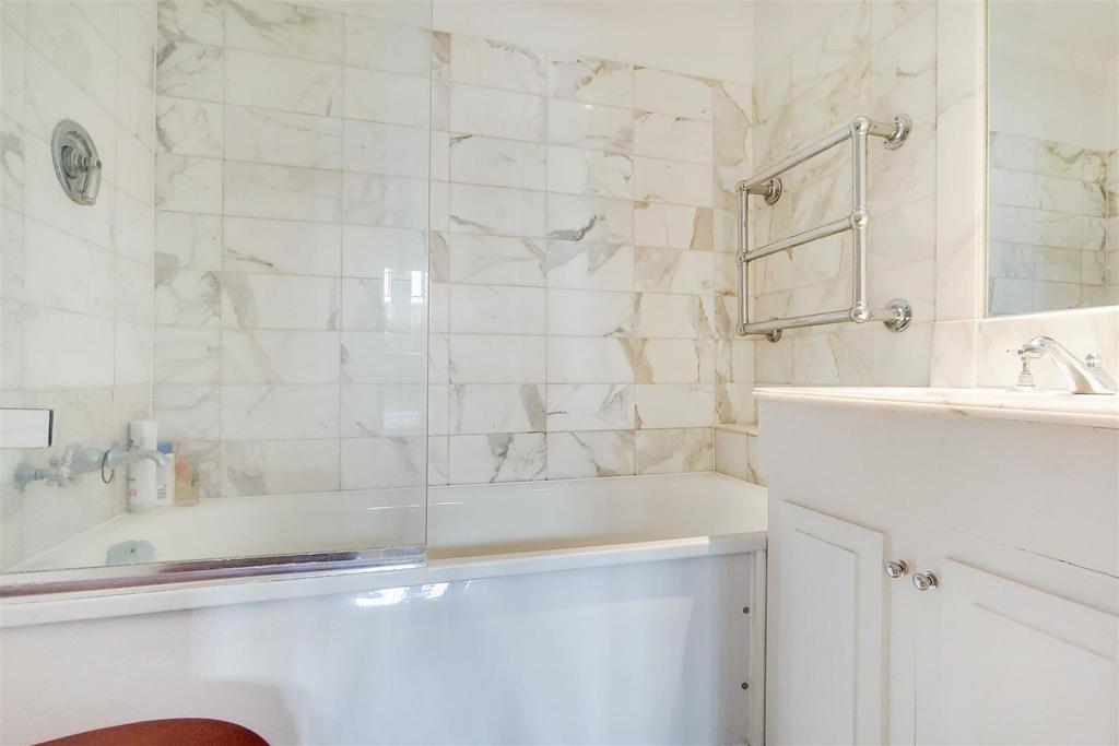 Master Ensuite