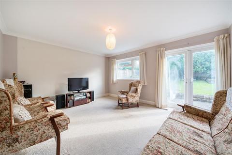 3 bedroom detached bungalow for sale - Windmill Avenue, Wokingham, Berkshire, RG41 3XD
