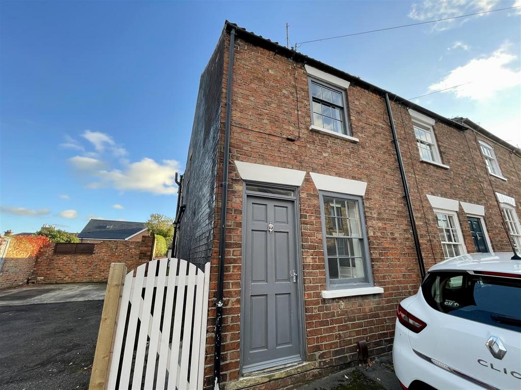 St. Michaels Road, Louth 2 bed end of terrace house £525 pcm (£121 pw)