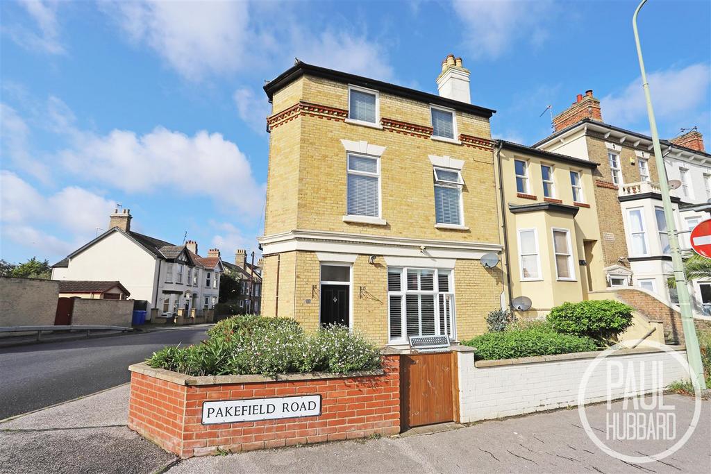 Pakefield Road, Pakefield, NR33 5 bed end of terrace house for sale £