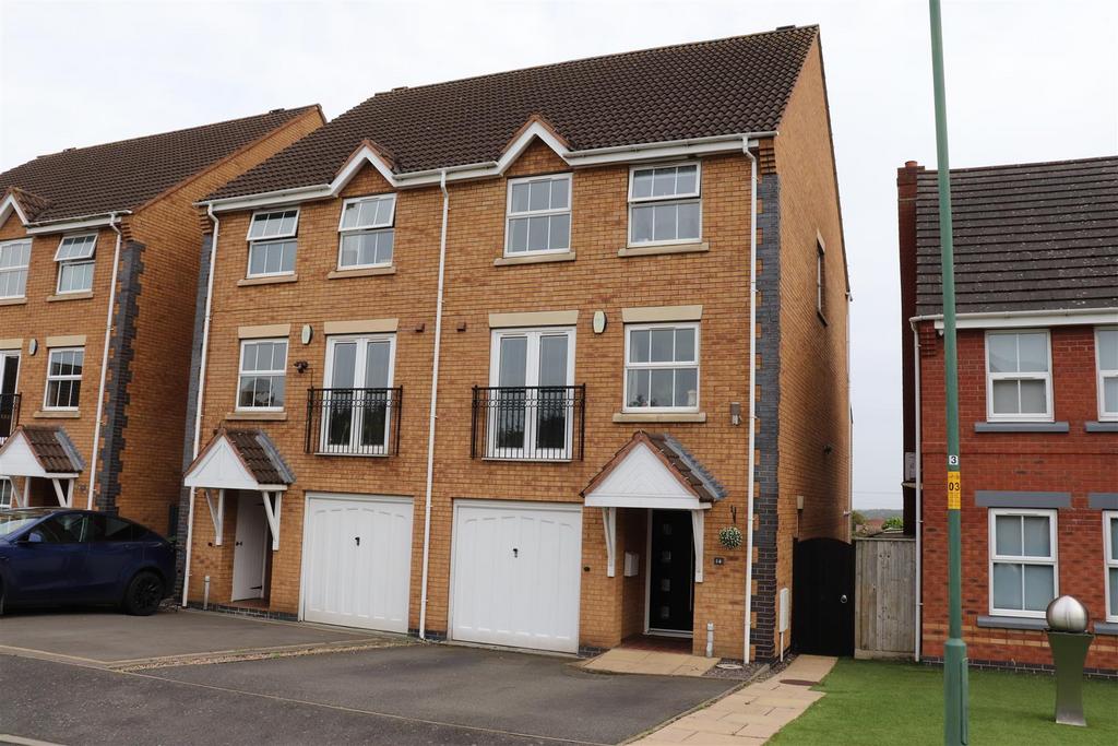 Wheatland Grove, Aldridge 4 bed semidetached house for sale £395,000