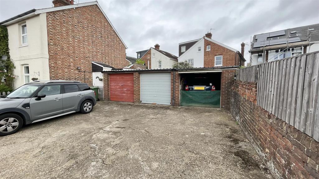 Queens Road, Tunbridge Wells Garage £150,000