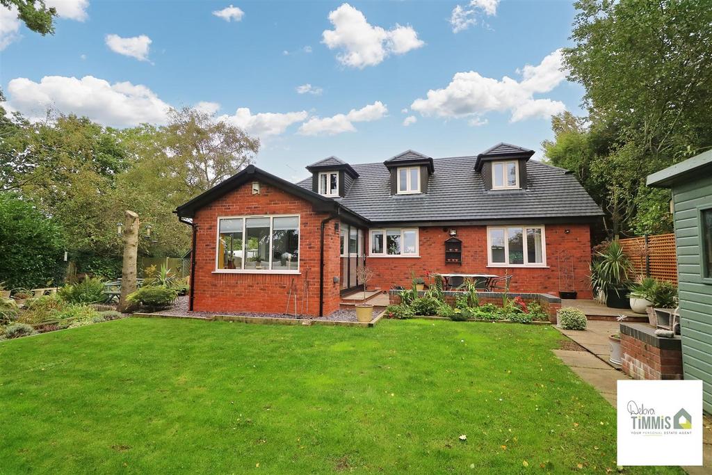 Werrington Road, Bucknall, StokeOnTrent 4 bed detached bungalow for sale £395,000