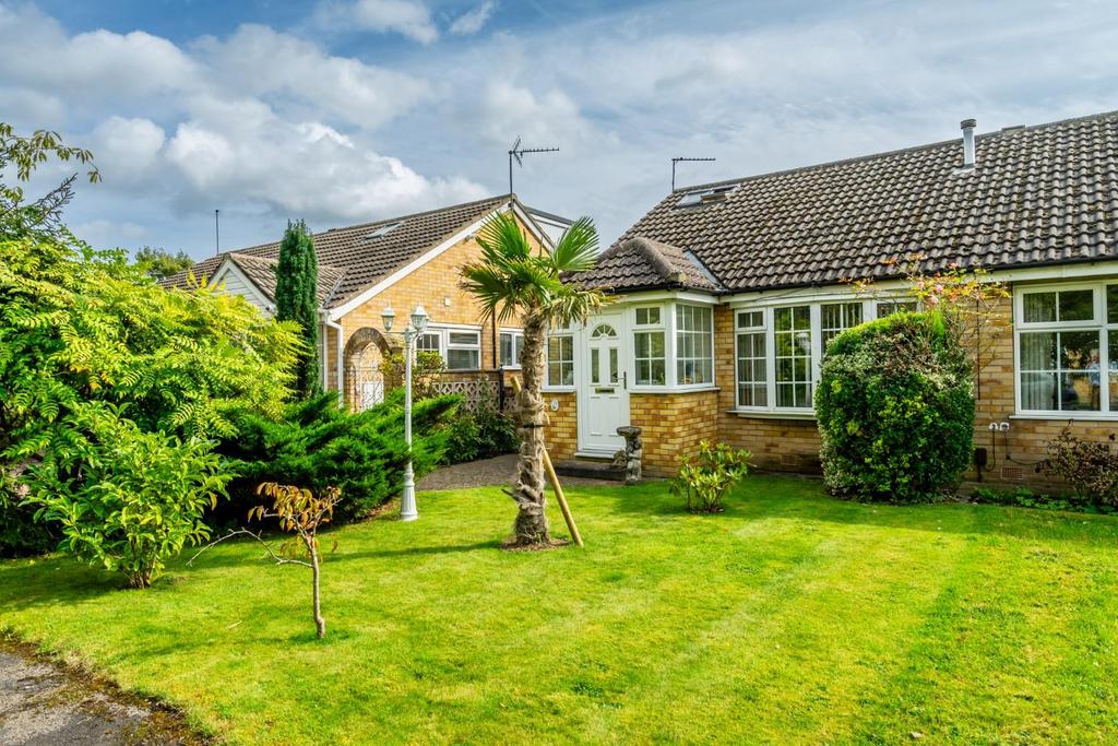 Silverdale Court, Woodthorpe, York 3 bed semidetached bungalow for