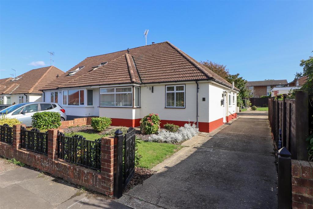 Ringley Road, Horsham 2 bed semidetached bungalow £450,000