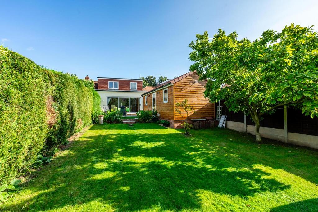 Manor Drive North, York 4 bed semidetached bungalow for sale £490,000