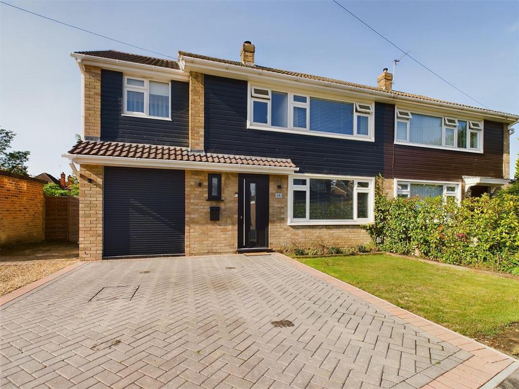 Felcott Close, Hersham, WaltonOnThames 4 bed semidetached house for