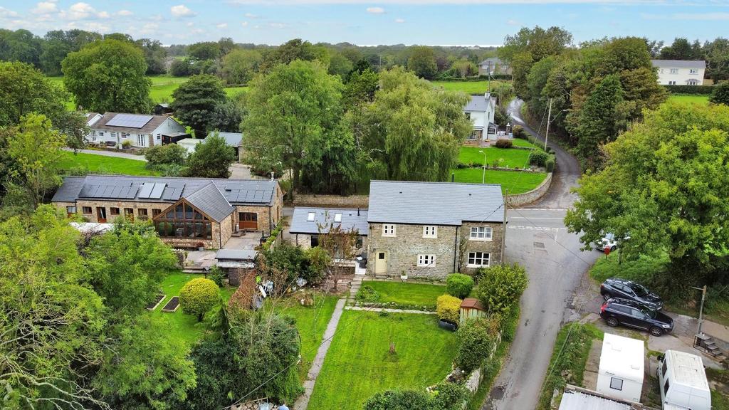 Hendre Farm, Pencoed 4 bed detached house £475,000