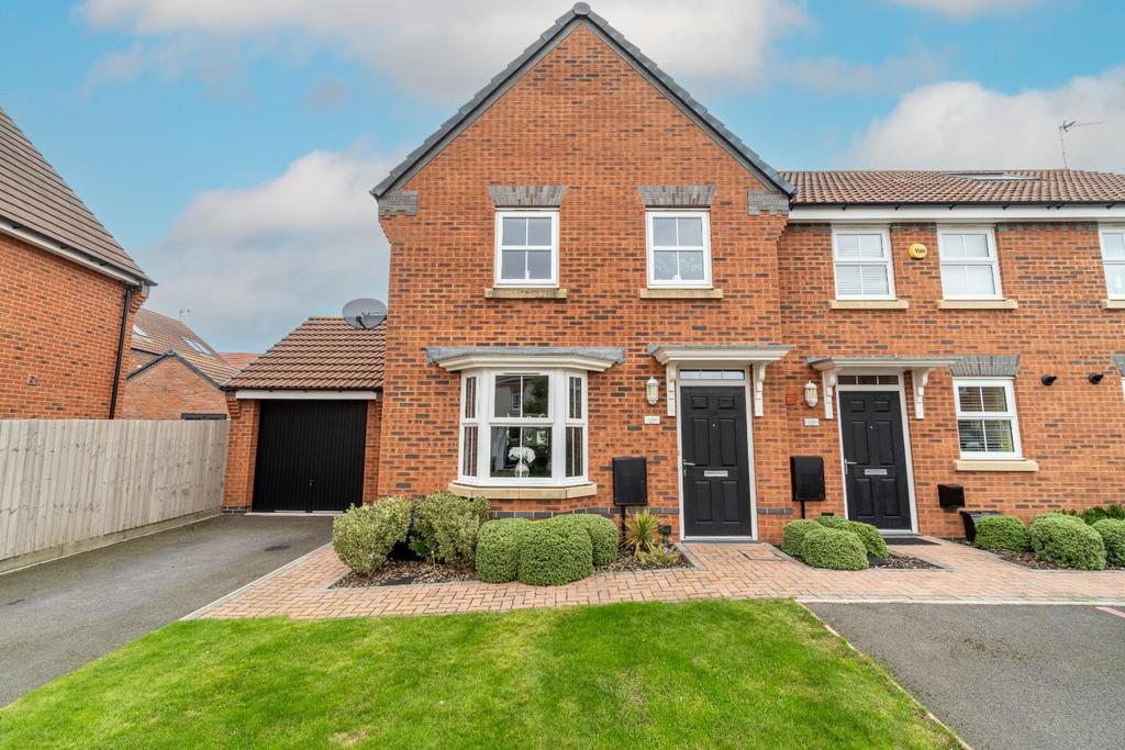 Hughes Road, Baggeridge Village 3 bed end of terrace house for sale £