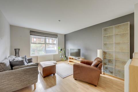 28 Wisteria Road, London, SE13 5HN