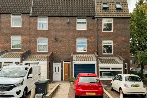 28 Wisteria Road, London, SE13 5HN