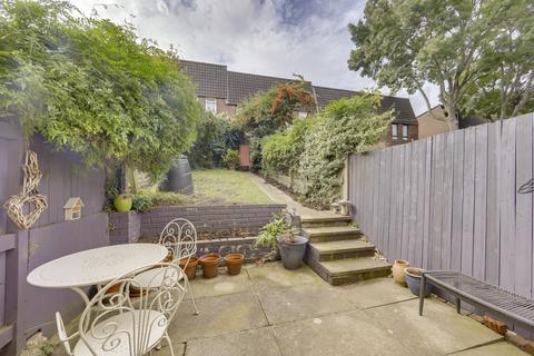 28 Wisteria Road, London, SE13 5HN