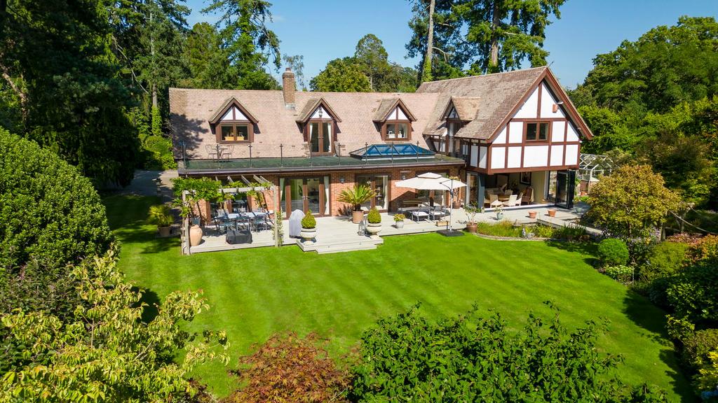 Sandy Down, Boldre, Lymington, SO41 4 bed detached house for sale £