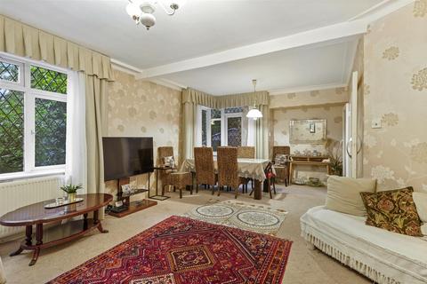 2 Mayfields Close, Wembley, HA9 9PP