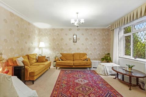 2 Mayfields Close, Wembley, HA9 9PP