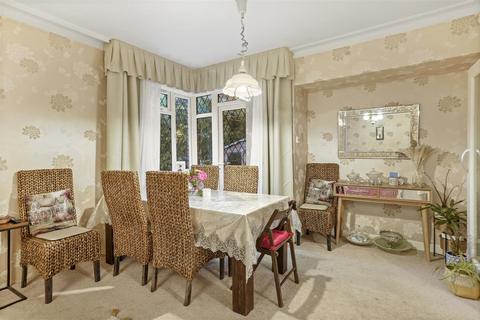 2 Mayfields Close, Wembley, HA9 9PP