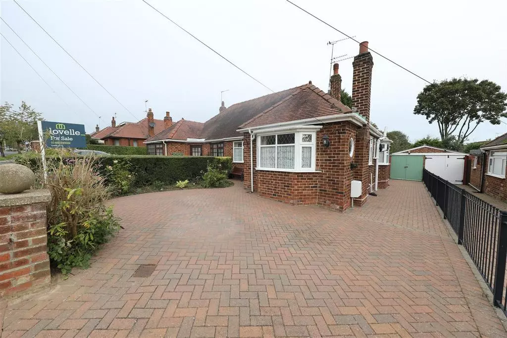 2 bedroom detached bungalow for sale