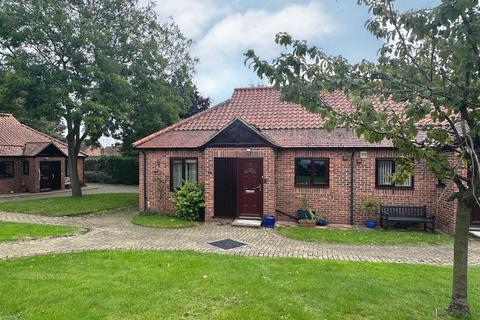 2 bedroom semi-detached bungalow for sale - Chancery Court, Acomb