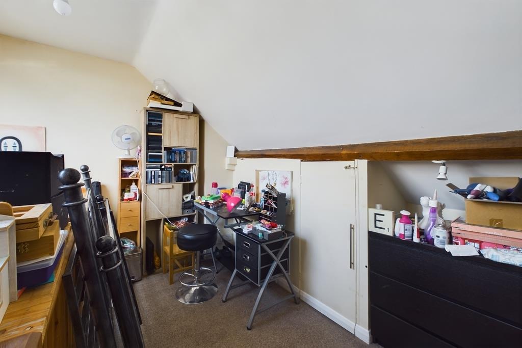 CAM01635 G0-PR0102-STILL001.jpg