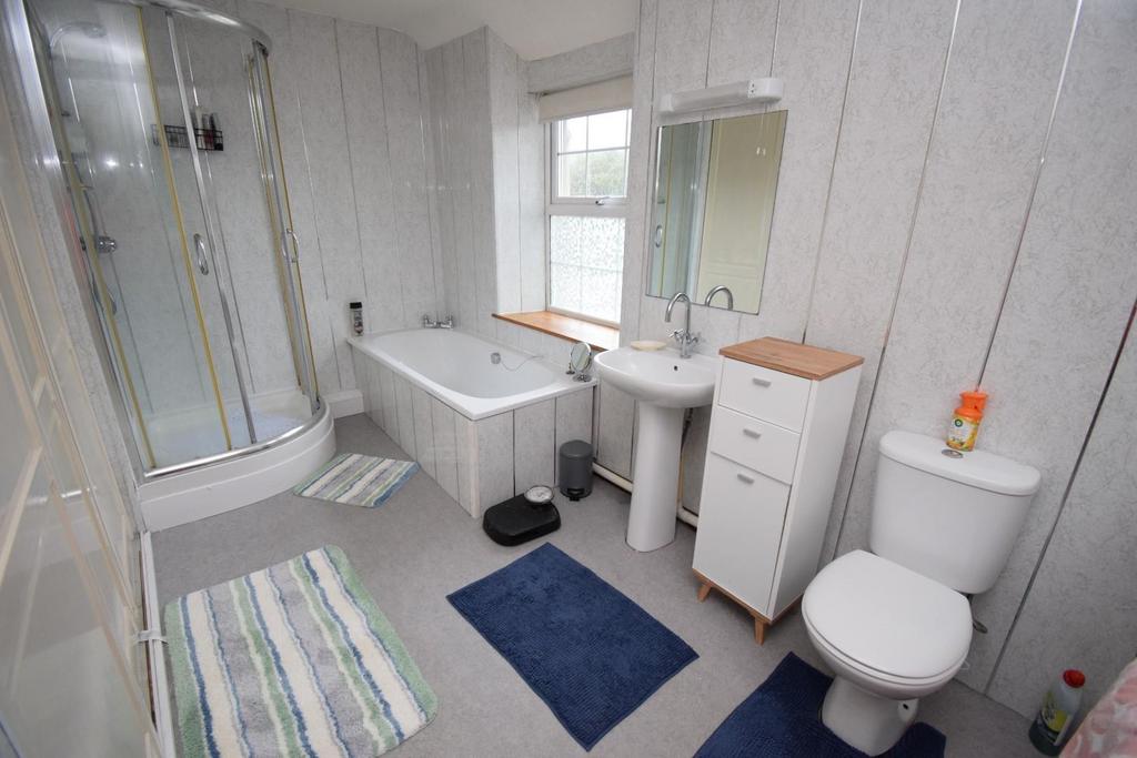 Bathroom.JPG
