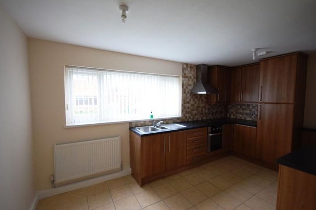 Burns Close, South Shields 3 bed semidetached house £650 pcm (£150 pw)