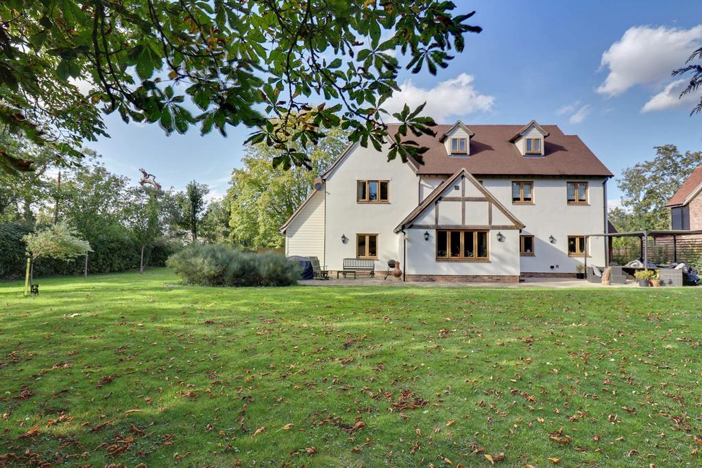 The Street, Sheering, Stortford, CM22 3 bed detached house for