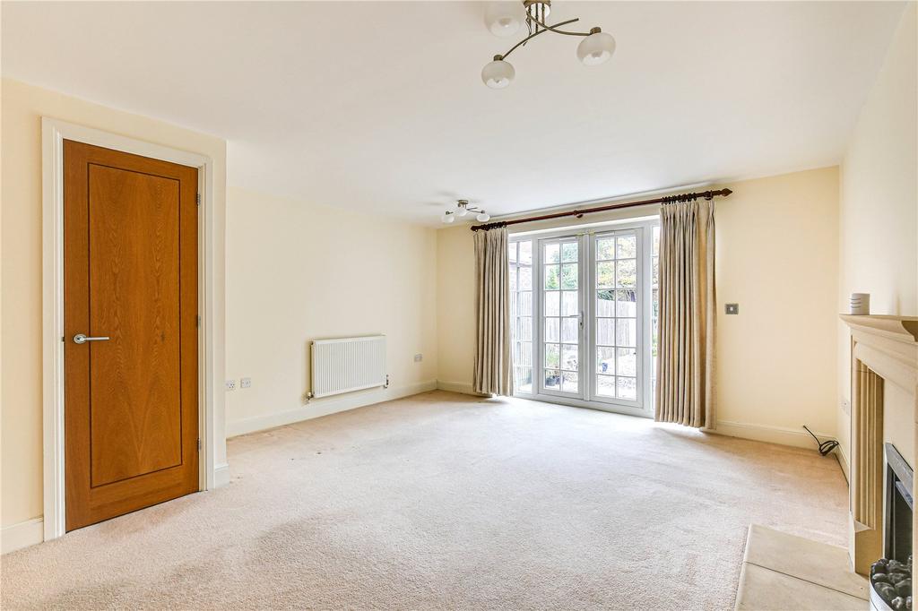 Brook Hill, Oxted, Surrey, RH8 2 bed terraced house for sale £490,000
